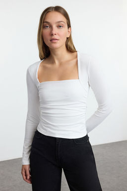 Ekru Kare Yaka Buzgu/Drape Detayl? Slim/Vucuda Oturan Orme Bluz TWOAW25BZ00194