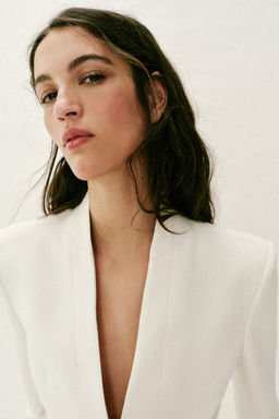 BLAZER ENTALLADA HOMBRERAS / Crudo - Zara фото 6