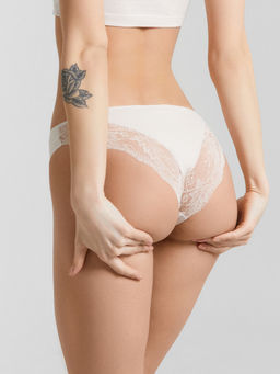 Цена за 2 штуки! Трусы бразилиана белые с кружевом