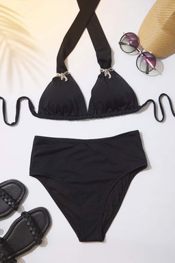 Trendyolmilla Siyah Ucgen Fiyonk Aksesuarl? Pretty Bikini Ustu TBESS25BU00037