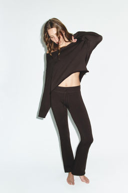 PANTAL?N FLARE EFECTO LAVADO / Marr?n