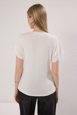 TRENDYOLMILLA Siyah Viskon Icerikli Regular/Normal Kesim Bisiklet Yaka Orme T-Shirt TWOSS25TS00167  фото 4