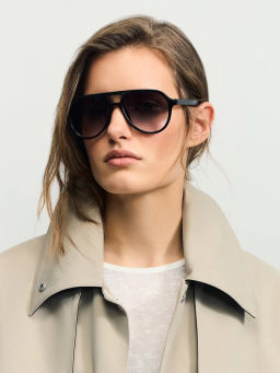 Солнцезащитные очки в пластиковой оправе / Zarina