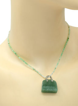 Оригинальная подвеска с нефритом прессованным в форме сумочки 25*10*27мм.