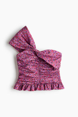 Top de un hombro con detalle girado