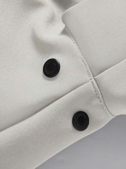 Парка женская софтшелл виндстоппер удлинённая с капюшоном белого цвета 9618_1Bl