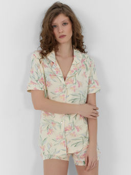 Пижама женская с цветочным принтом лилии на сливочном 592478 - Mark formelle фото 8