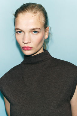 SOFT INTERLOCK TOP WITH DRAPED SIDE DETAIL - Zara фото 7