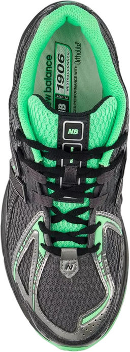 Кроссовки взрослые