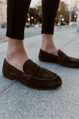 TOPSTITCHED SPLIT SUEDE LOAFERS - Zara фото 7