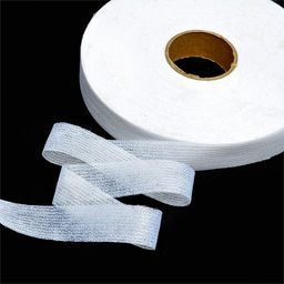 Лента Idealtex нитепрошивная клеевая по долевой 20мм 45г/м? в инд.упаковке белый 4720W рул.100м