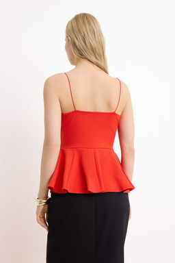 K?rm?z? Peplum Havuz Yaka Ince Ask?l? Kolsuz Interlok Orme Bluz TWOSS26BZ00273