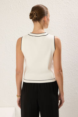 Ekru Premium Iplik/Ozel Iplik Bisiklet Yaka Renk Bloklu Ince Bluz TWOSS25YE00066