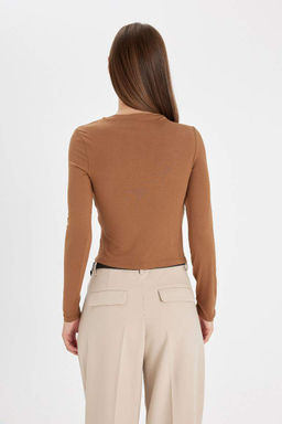 Женская облегающая повседневная футболка с узким вырезом и длинным рукавом - Defacto фото 7