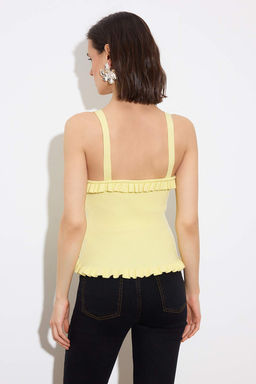 Limited Edition Sar? Havuz Yaka Vucudu Saran Crop Triko Ince Bluz TWOSS26BZ00304