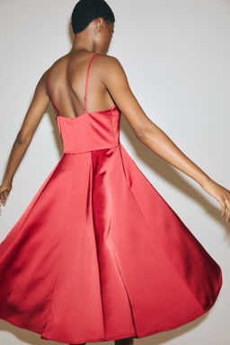 Vestido de tirantes con escote en V - H&m фото 4