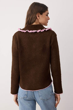 Kahverengi Yumusak Dokulu Garni Detayl? Genis Kal?p Mont Gorunumlu Triko H?rka TWOAW26HI00009