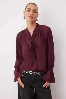 Limited Edition Koyu Bordo Boyundan Baglamal? Astars?z Dokuma Party Bluz TPRAW26BZ00025