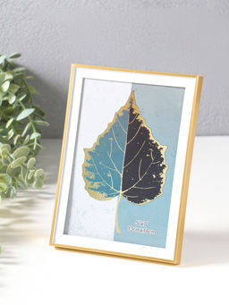 Цена за 2 шт. Фоторамка для фото 13×18 см «Современная классика», пластик, под золото и белый, 19×13.8×1.5 см