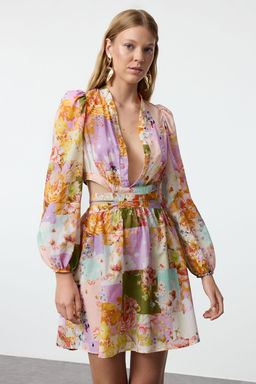 TRENDYOLMILLA Cicek Desenli Mini Dokuma Cut Out/Pencere %100 Pamuklu Plaj Elbisesi TBESS23EL00140  фото 15