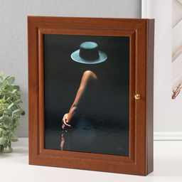 Ключница "Дама" 26х31см орех