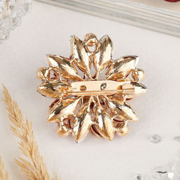 Брошь «Цветок», хризантемы, красная в золоте