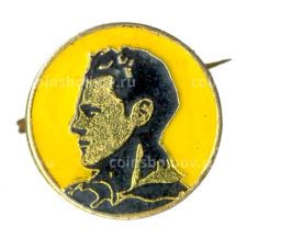 Значок Хулио Антонио Мелья (Куба)