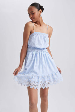 Мини-платье с квадратным вырезом и полосатым ремешком с вышивкой - Defacto фото 8