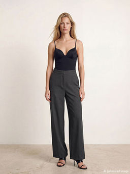 Standart Fit Kad?n Pileli Kuma? Pantolon