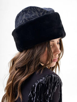 П26-32 Пилотка черное золото с мехом мутон