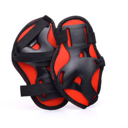 Набор защиты для катания (цвет красный)