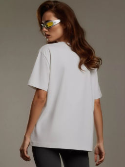 Свободная футболка с ярким принтом