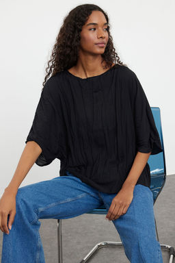 Siyah K?r?s?k Efektli K?sa Kollu Dokuma Bluz TWOAW25BZ00051