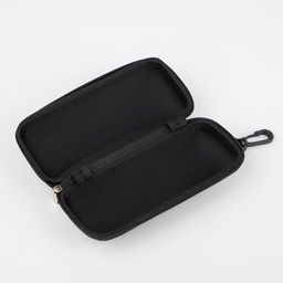 Футляр для очков на молнии, 16,5 5,5 6,5 см, с карабином, цвет чёрный - Simaland фото 3