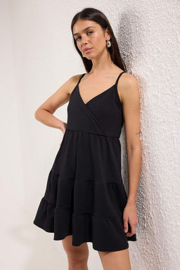 Trendyolmilla Siyah Ask?l? Kruvaze Kapamal? Skater/Belden Ac?lan Godeli Orme Elbise TWOSS25EL00831  фото 2