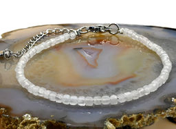 Браслет из розового кварца кубик гр.2,5мм, 17,5см