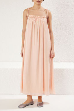 Pudra Genis Kesim Omuzlar? Baglamal? Maxi Dokuma Elbise TWOSS25EL00021 - Trendyolmilla фото 4