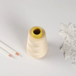 Цена за 2 шт. Нитки 40/2, 2700 м, цвет молочный