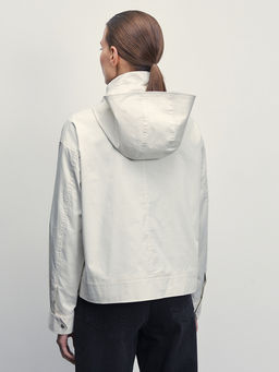 Куртка с накладными карманами и капюшоном / Zarina  фото 6