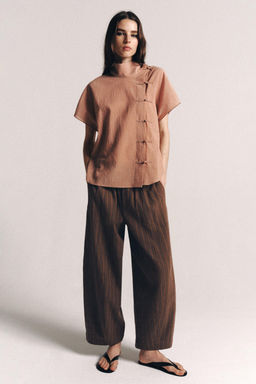 PANTAL?N CON LINO RAYAS ZW COLLECTION / Marr?n