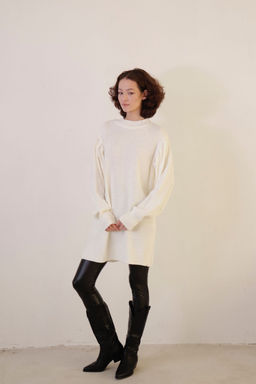 10670 Джемпер-туника с объёмными рукавами белый - Martichelli фото 2