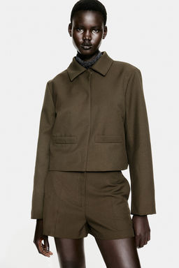 Chaqueta con cuello