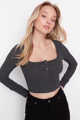 Antrasit Dugme Detayl? Kare Yaka Fitted/Vucuda Oturan Fitilli Esnek Crop Orme Bluz TWOAW23BZ00384