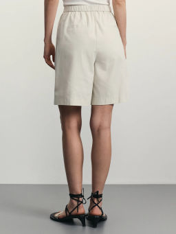 Шорты-бермуды с защипами / Zarina  фото 5