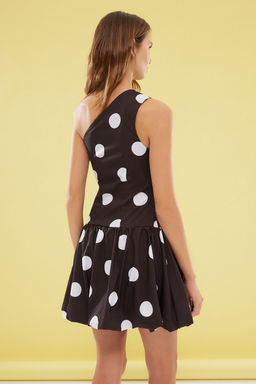 Trendyolmilla Siyah-Beyaz Puantiyeli Poplin Dokuma Dugun/Nikah S?k Abiye Gece Mezuniyet Elbisesi TPRSS25EL00054  фото 5