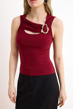 Bordo Fitted/Vucuda Oturan Havuz Yaka Kolsuz Aksesuar Detayl? Esnek Orme Bluz TWOSS26BZ00472