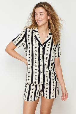 Trendyolmilla Siyah-Cok Renkli Desenli Viskon Sortlu Dokuma Pijama Tak?m? THMSS24PT00084 фото 2