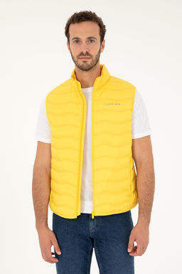Мужской желтый жилет