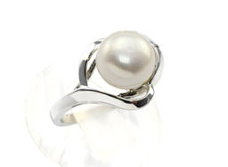 Кольцо с жемчугом 10мм, белый