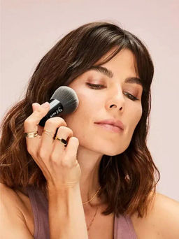 Хайлайтер в шариках Ultra Colour, тон Персиковое сияние - Avon фото 7